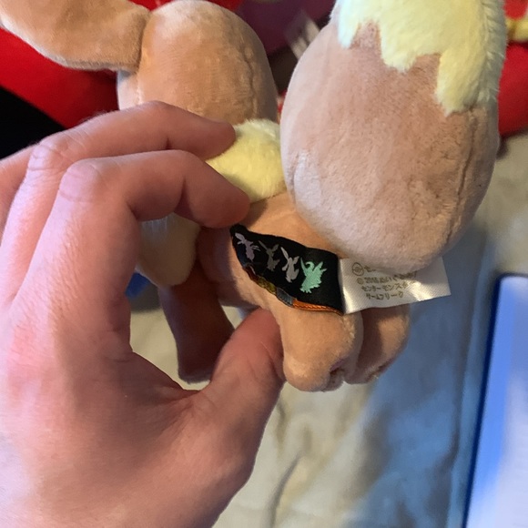 Small size evee pokemon plush NWT - Picture 4 of 4